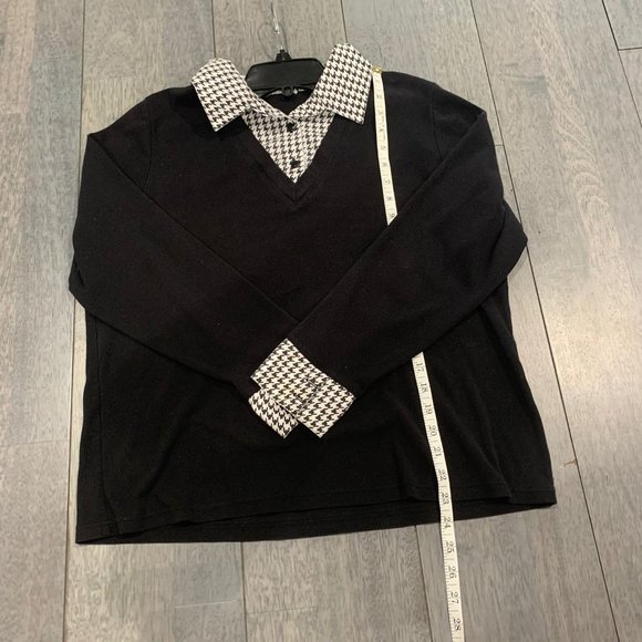 Women's Sweater - Picture 5 of 5